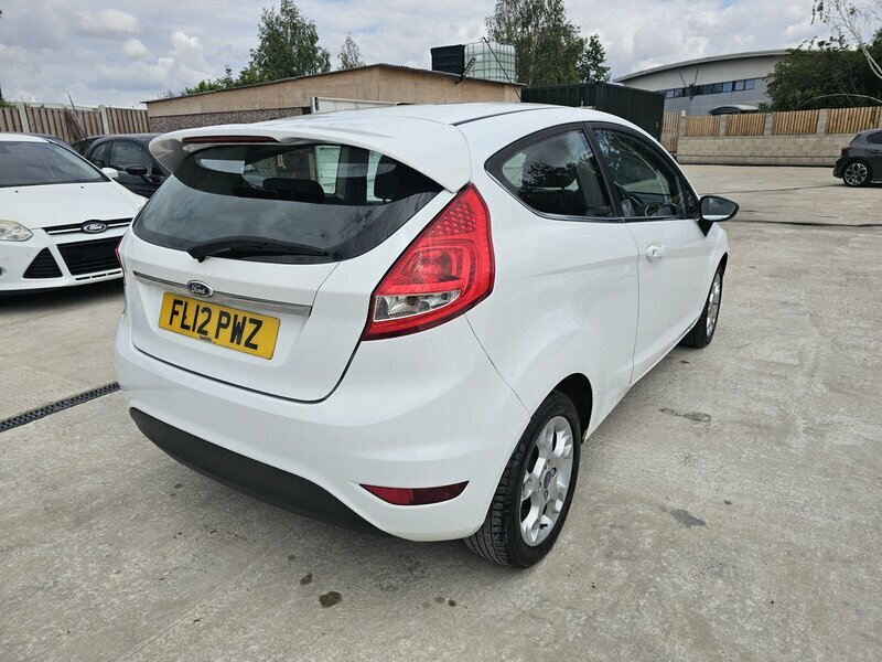 Ford Fiesta 1.25 Zetec 82 White #3