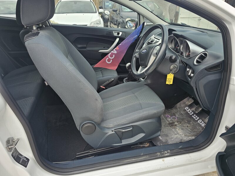 Ford Fiesta 1.25 Zetec 82 White #8