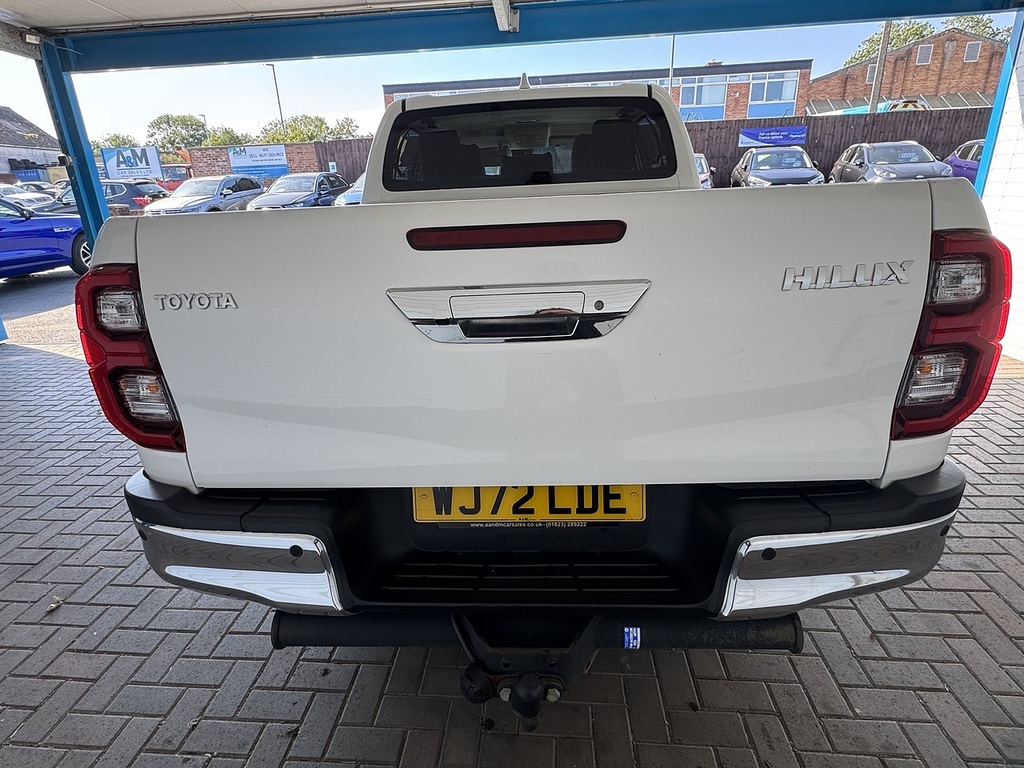Toyota HILUX D-4d Invincible U15491535 White #4