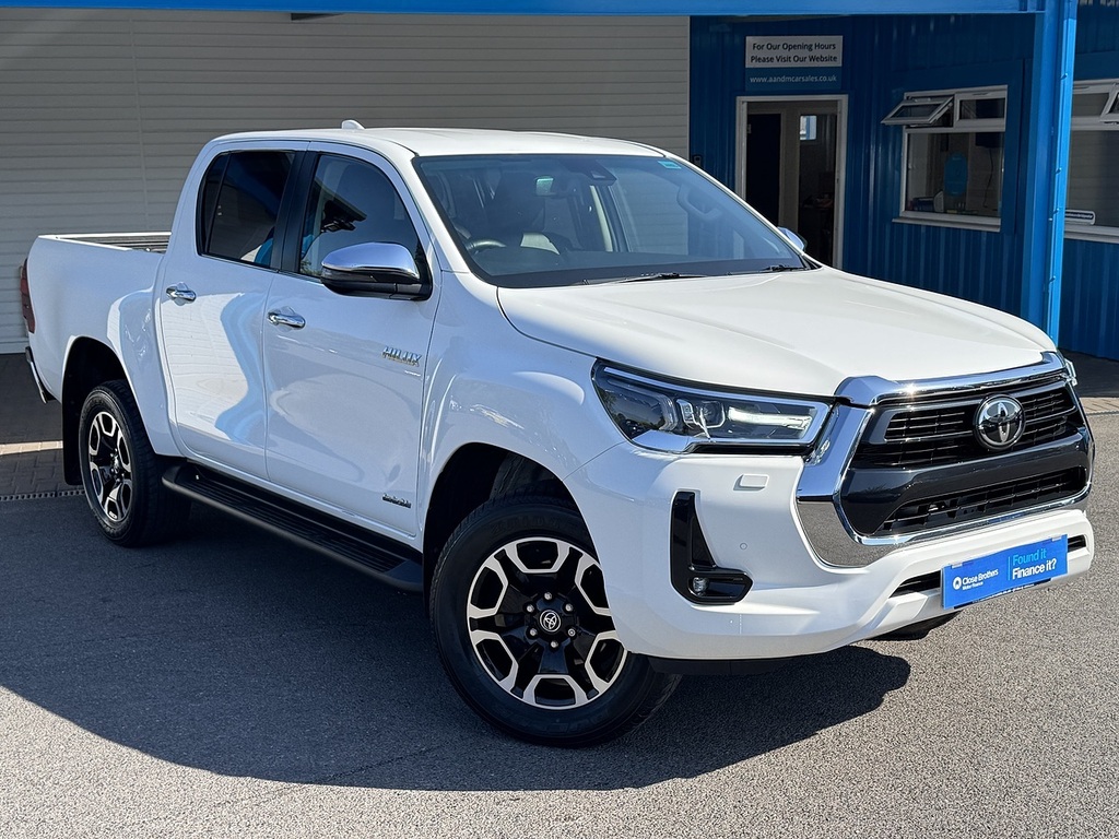 Toyota HILUX D-4d Invincible U15491535 White