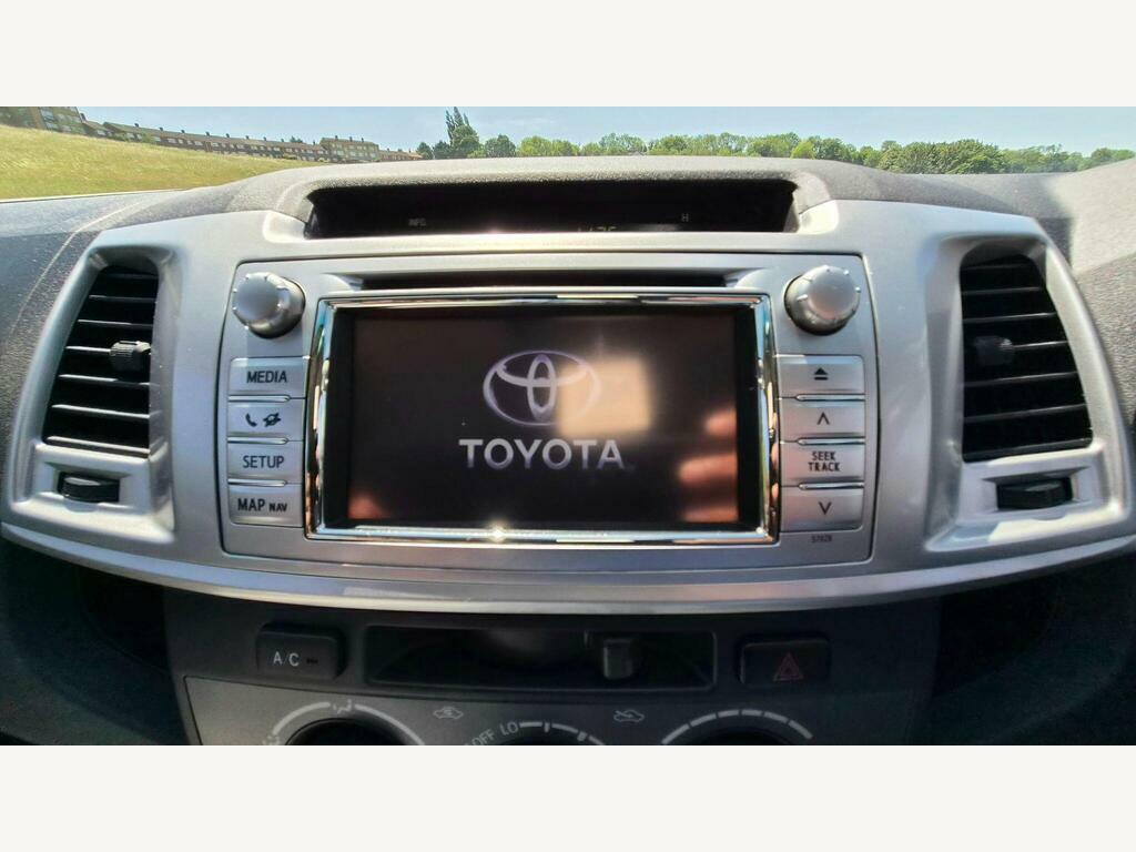 Toyota HILUX 3.0 D-4d Invincible 4Wd Euro 5 White #16