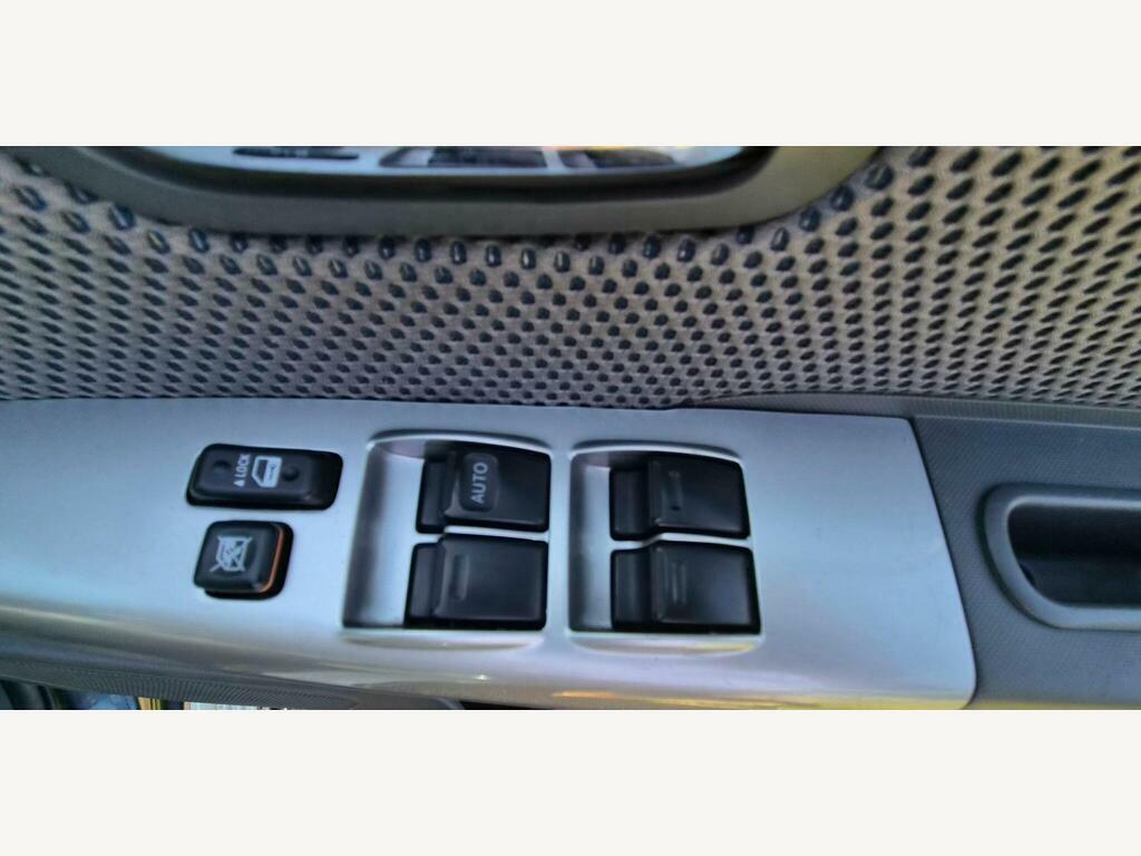 Toyota HILUX 3.0 D-4d Invincible 4Wd Euro 5 White #14
