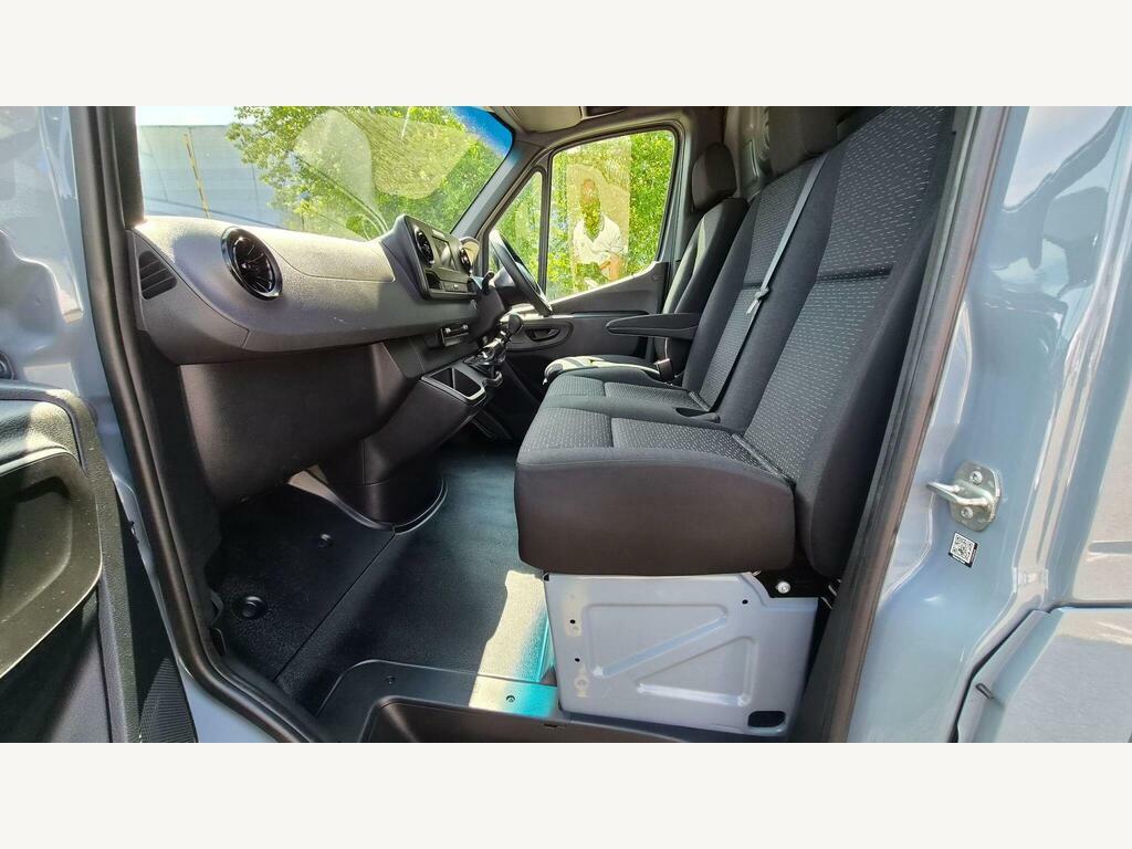 Mercedes-Benz Sprinter 2L Progressive White #21