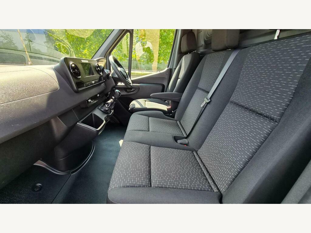 Mercedes-Benz Sprinter 2L Progressive White #20