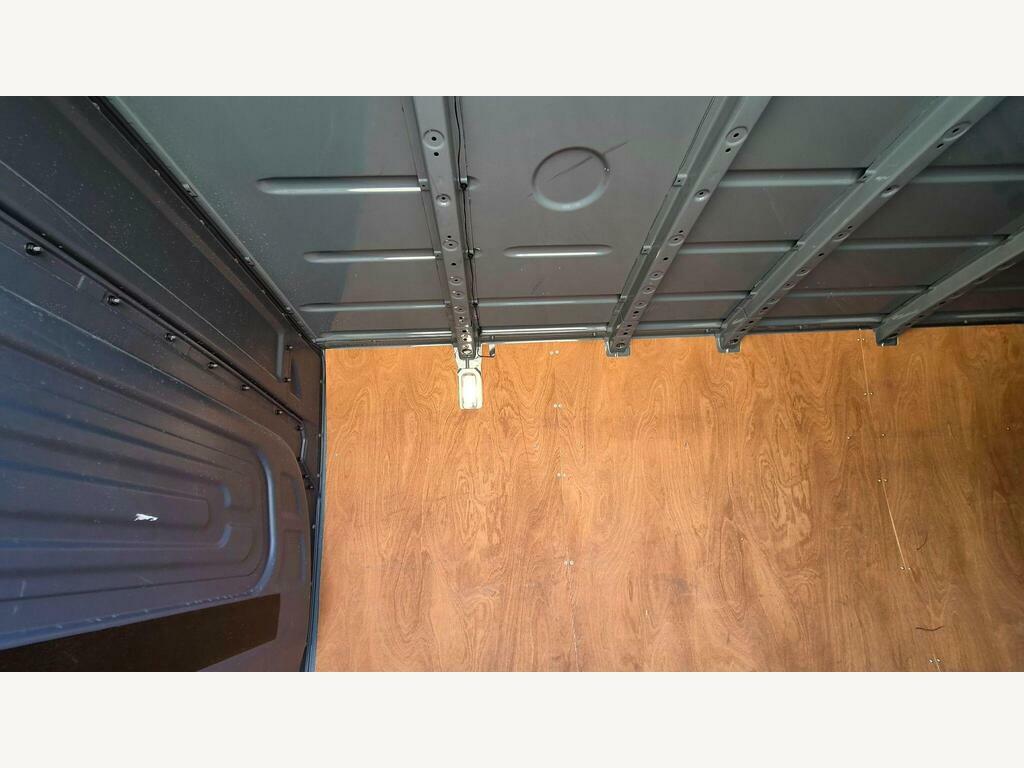 Mercedes-Benz Sprinter 2L Progressive White #23