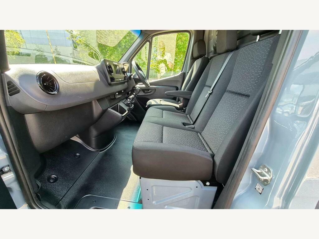 Mercedes-Benz Sprinter 2L Progressive White #22