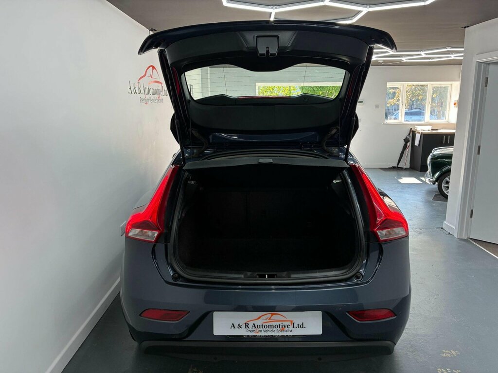 Volvo V40 2.0 D4 R-design Pro Black 1 Owner Fr Black #17