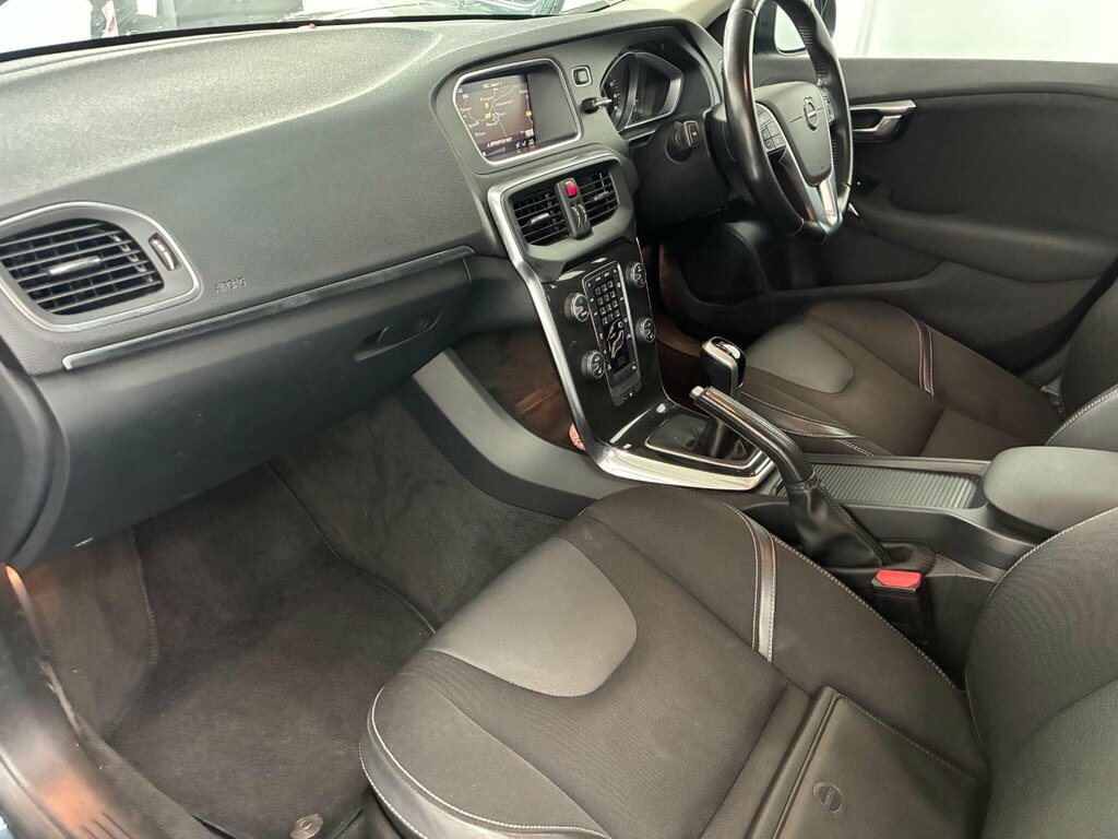 Volvo V40 2.0 D4 R-design Pro Black 1 Owner Fr Black #10