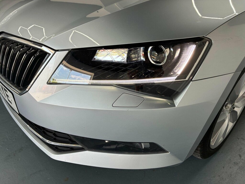 Skoda Superb Sportline Tdi White #15