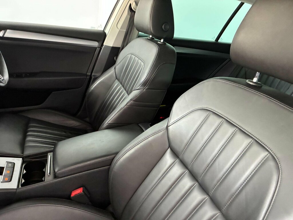 Skoda Superb Sportline Tdi White #12