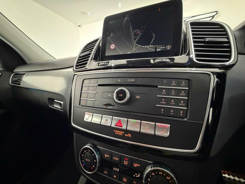 Mercedes-Benz GLE Class Gle 250D 4Matic Amg Line 9G-tronic White #31