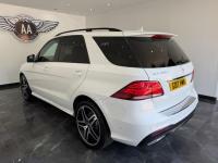 Mercedes-Benz GLE Class Gle 250D 4Matic Amg Line 9G-tronic White #42