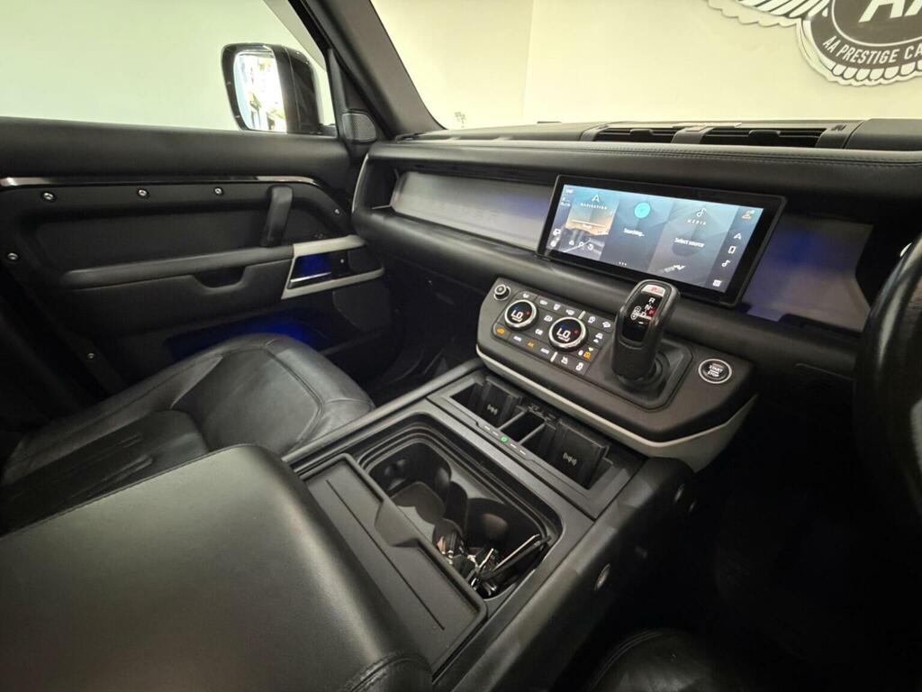 Land Rover Defender 110 First Edition Green #13