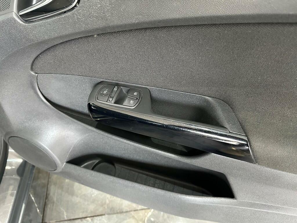 Vauxhall Corsa 1.4 Sri Ac Red #16