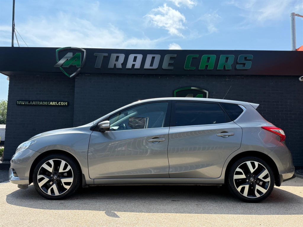 Nissan Pulsar Hatchback Grey #4