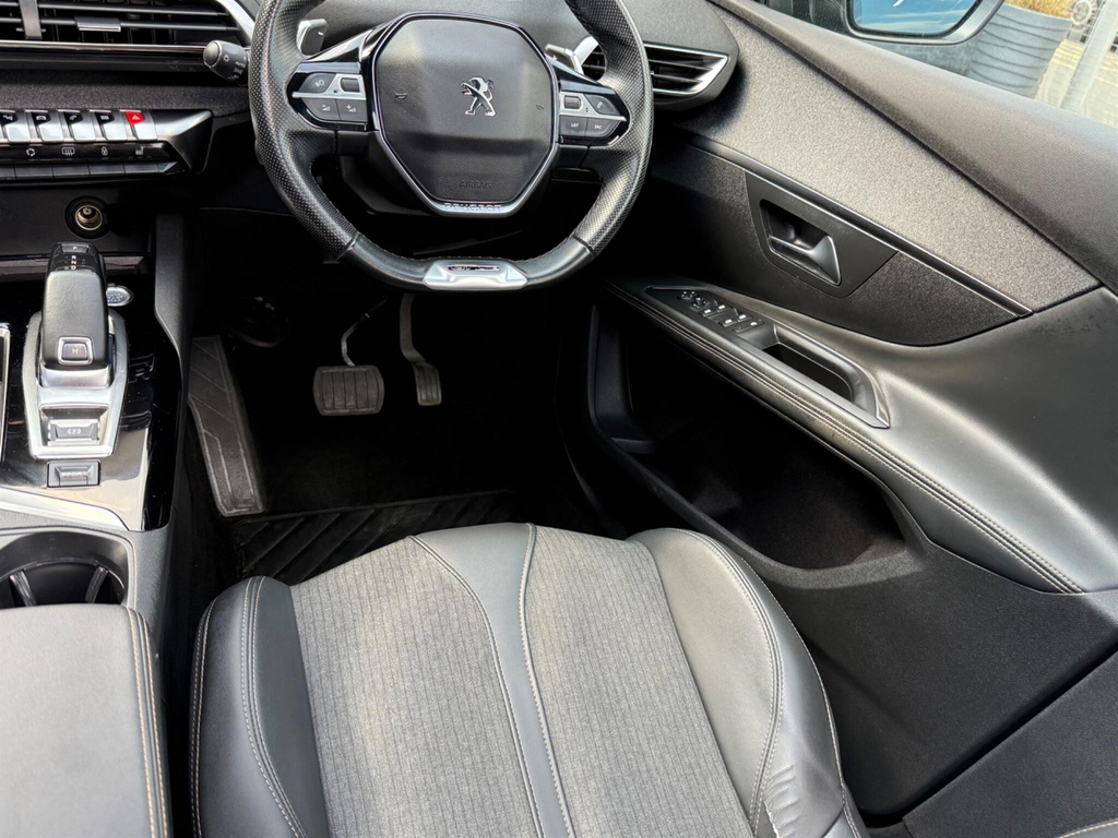 Peugeot 5008 1.2 Puretech Active Black #26