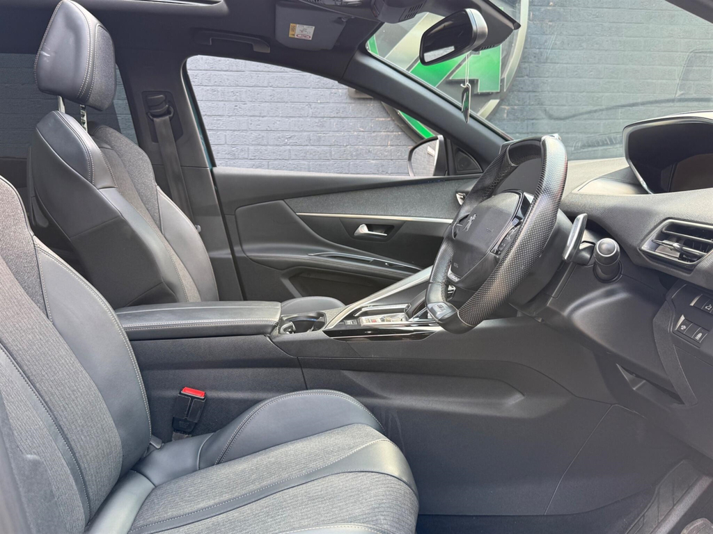Peugeot 5008 1.2 Puretech Active Black #27