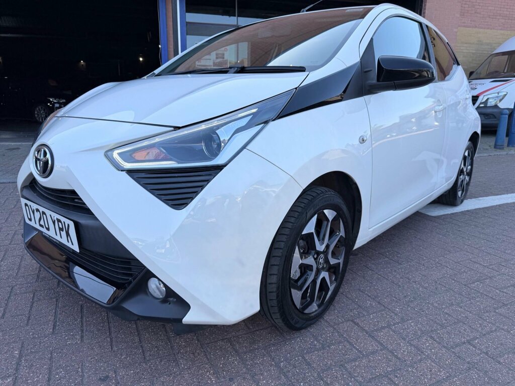 Toyota Aygo 1.0 Vvt-i X-trend Funroof X-shift Euro 6 OY20YPK White #3