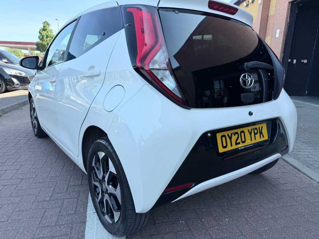 Toyota Aygo 1.0 Vvt-i X-trend Funroof X-shift Euro 6 OY20YPK White #6