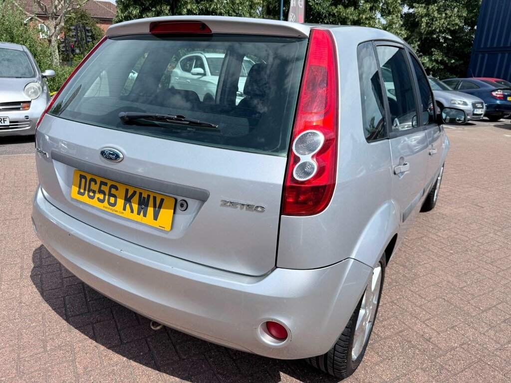 Ford Fiesta Freedom 16V 5-Door Black #14