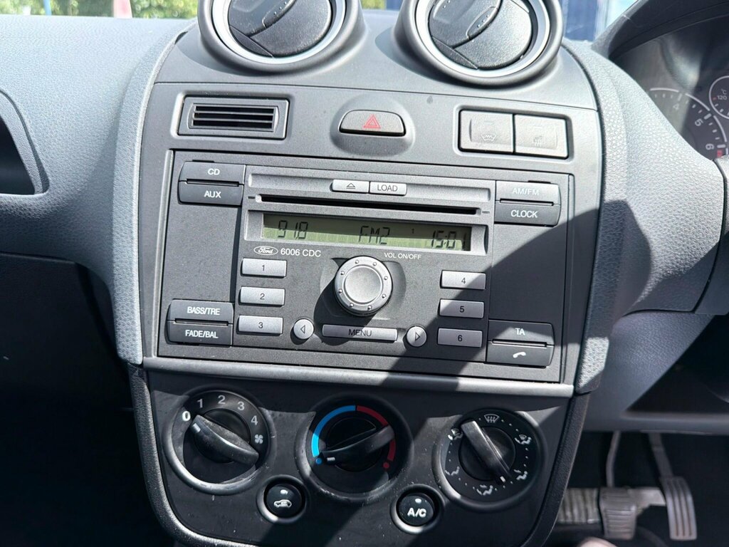 Ford Fiesta Freedom 16V 5-Door Black #42