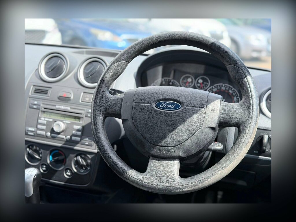 Ford Fiesta Freedom 16V 5-Door Black #40
