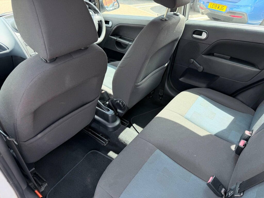 Ford Fiesta Freedom 16V 5-Door Black #24