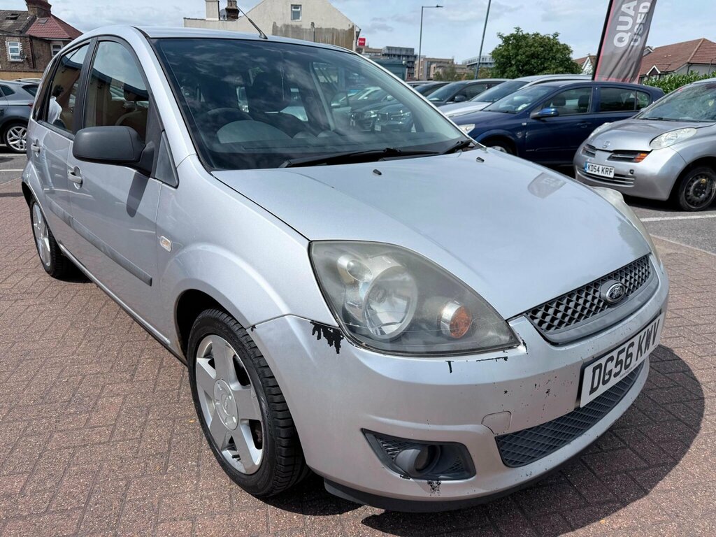 Ford Fiesta Freedom 16V 5-Door Black #5