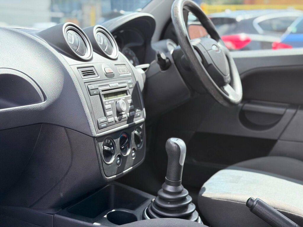Ford Fiesta Freedom 16V 5-Door Black #19