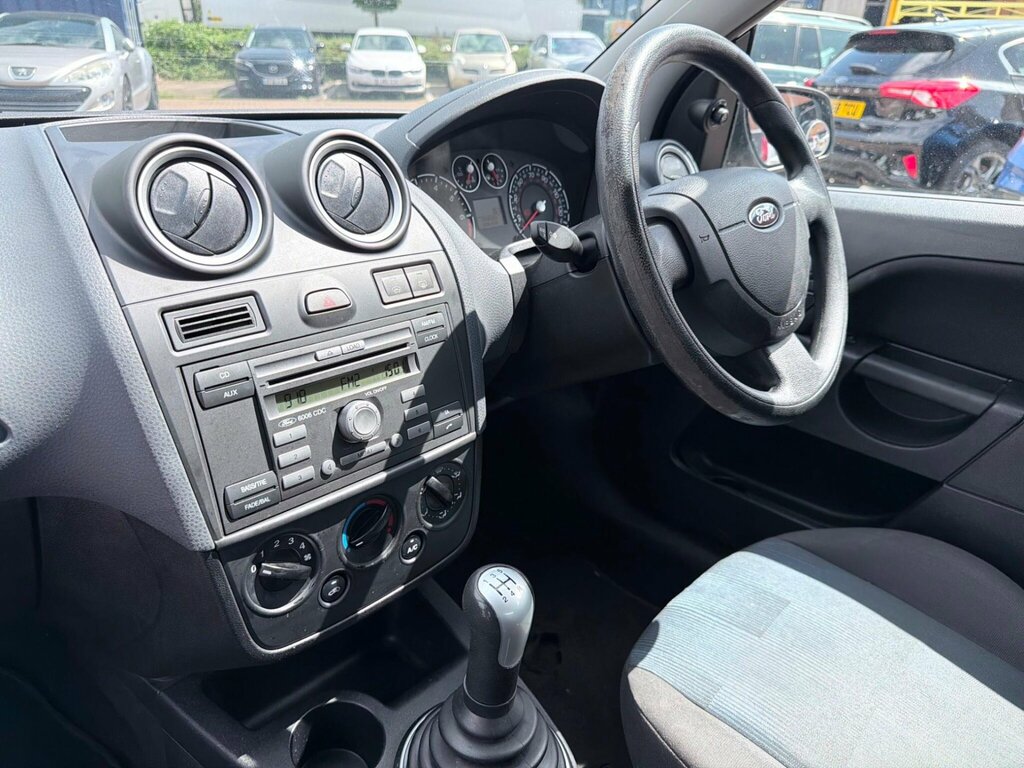 Ford Fiesta Freedom 16V 5-Door Black #20