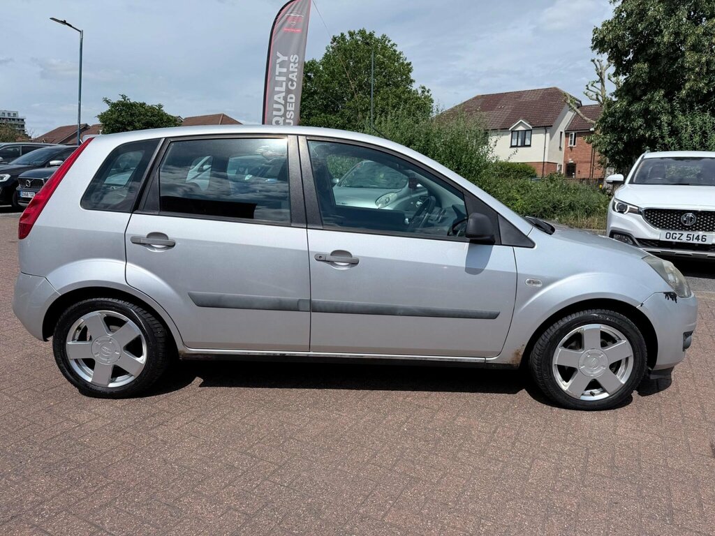 Ford Fiesta Freedom 16V 5-Door Black #12
