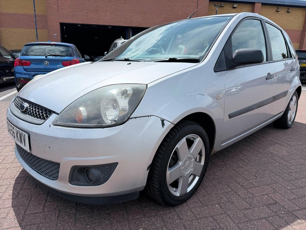 Ford Fiesta Freedom 16V 5-Door Black #3