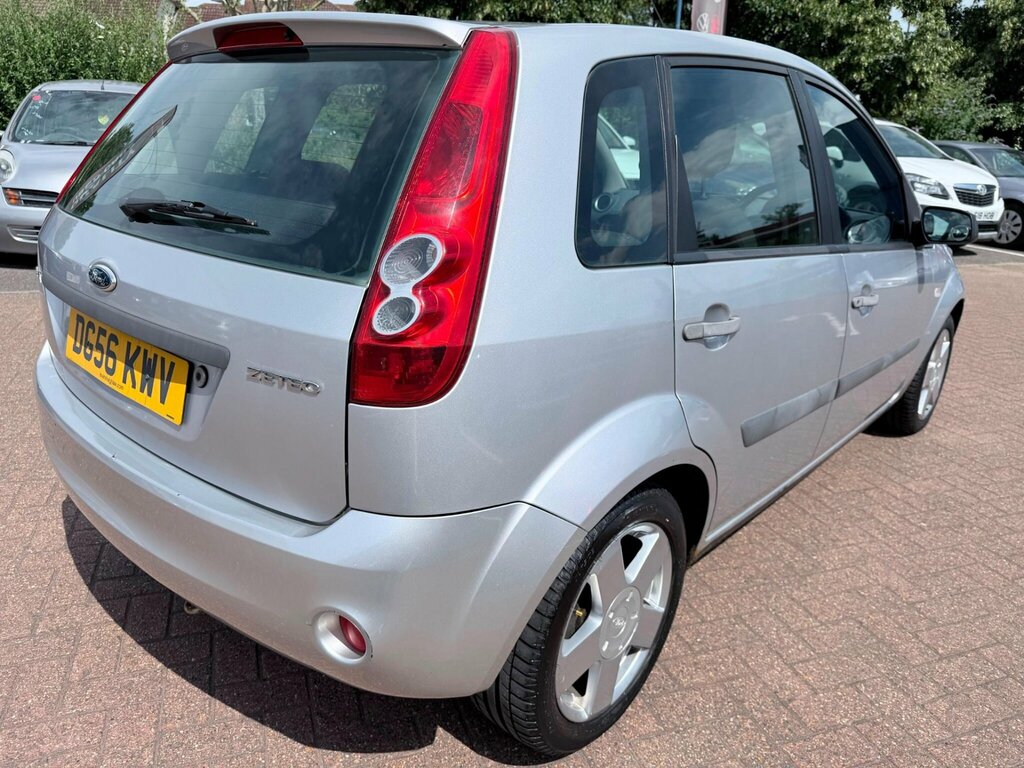 Ford Fiesta Freedom 16V 5-Door Black #13