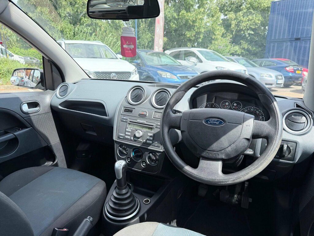 Ford Fiesta Freedom 16V 5-Door Black #15