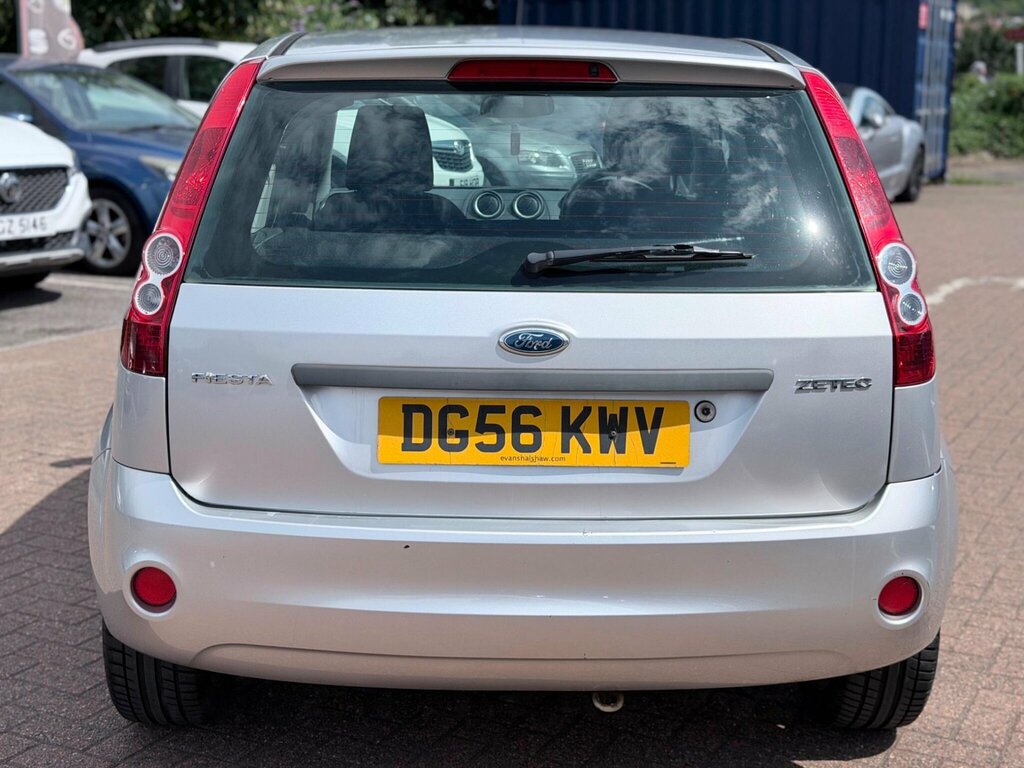 Ford Fiesta Freedom 16V 5-Door Black #11