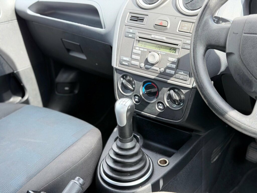 Ford Fiesta Freedom 16V 5-Door Black #43