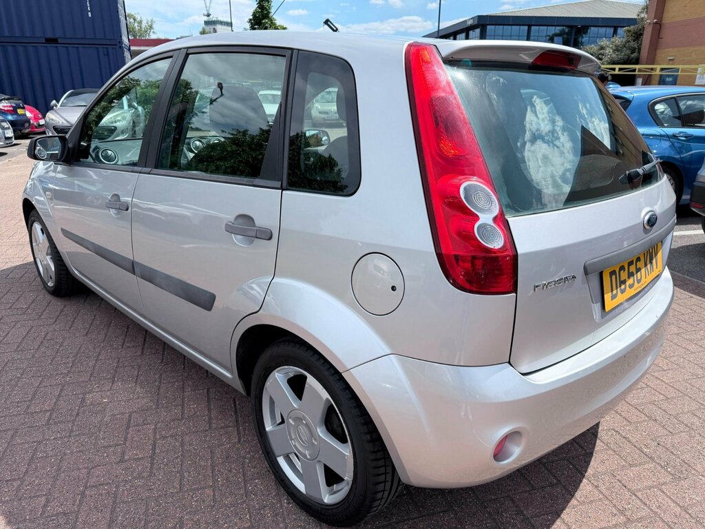 Ford Fiesta Freedom 16V 5-Door Black #9