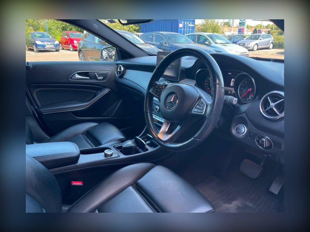 Mercedes-Benz GLA Class 2.1 Gla220d Amg Line White #18