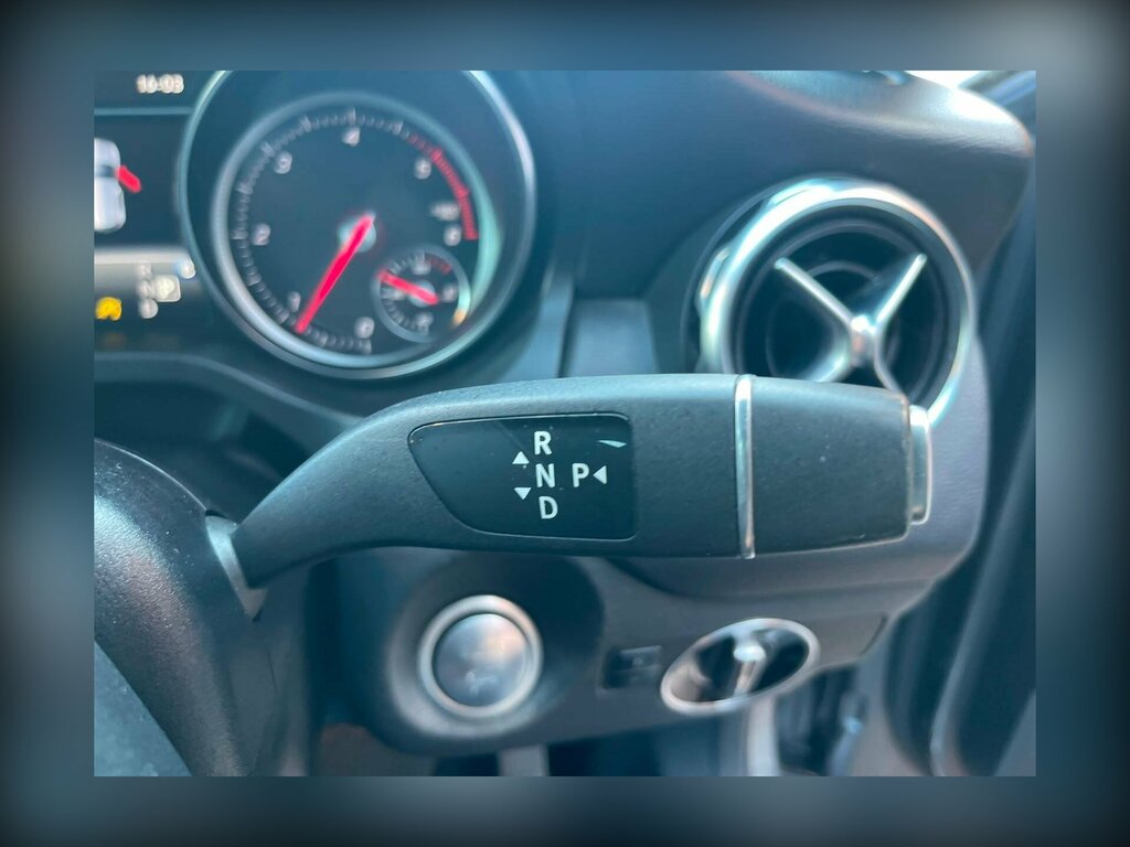 Mercedes-Benz GLA Class 2.1 Gla220d Amg Line White #26