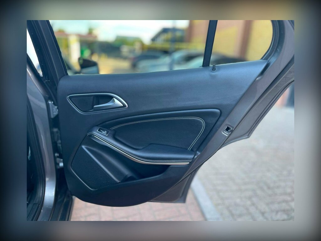 Mercedes-Benz GLA Class 2.1 Gla220d Amg Line White #30