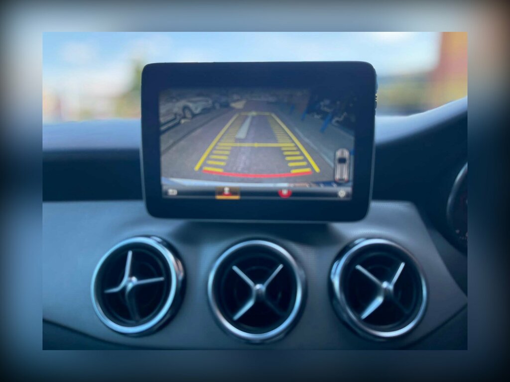 Mercedes-Benz GLA Class 2.1 Gla220d Amg Line White #33