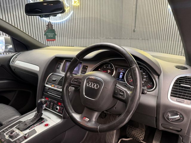 Audi Q7  Grey #8