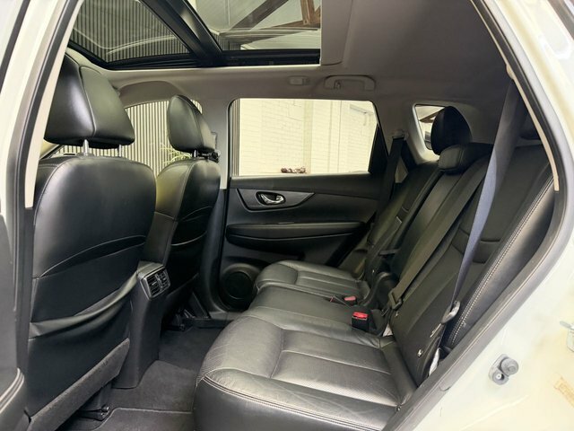 Nissan X-Trail 1.6 Dig-t Tekna 5-Door Station Wagon Red #12