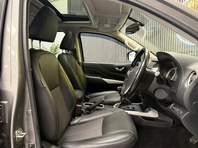 Nissan Navara Dci Acenta Black #9