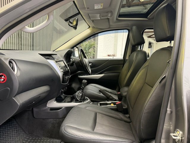 Nissan Navara Dci Acenta Black #10