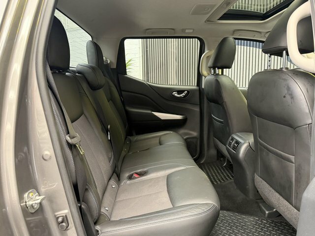 Nissan Navara Dci Acenta Black #11