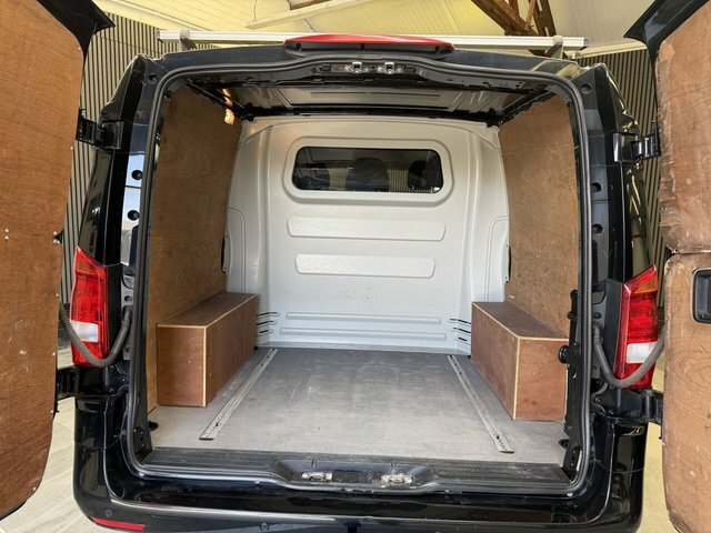 Mercedes-Benz Vito Mpv White #13