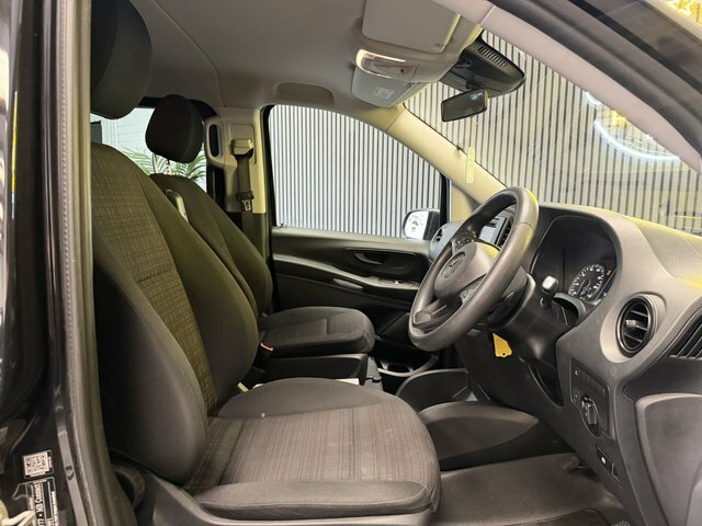 Mercedes-Benz Vito Mpv White #9