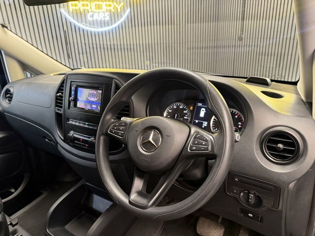 Mercedes-Benz Vito Mpv White #8