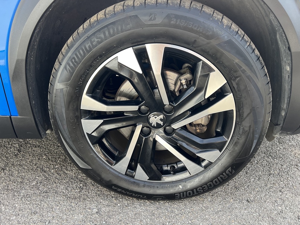 Peugeot e-2008 50Kwh Gt 7Kw Charger Blue #4